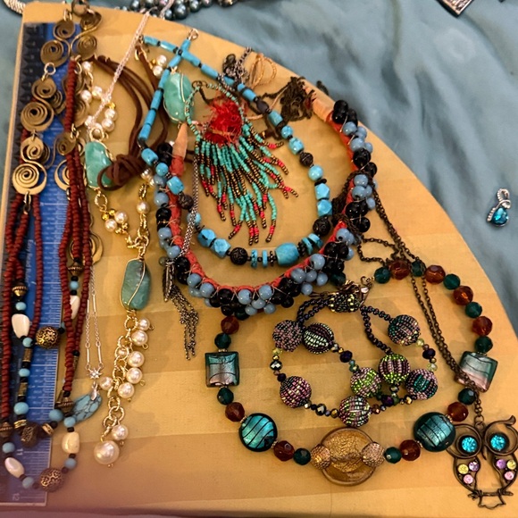 Colorful Beaded Necklace lot - Picture 1 of 1